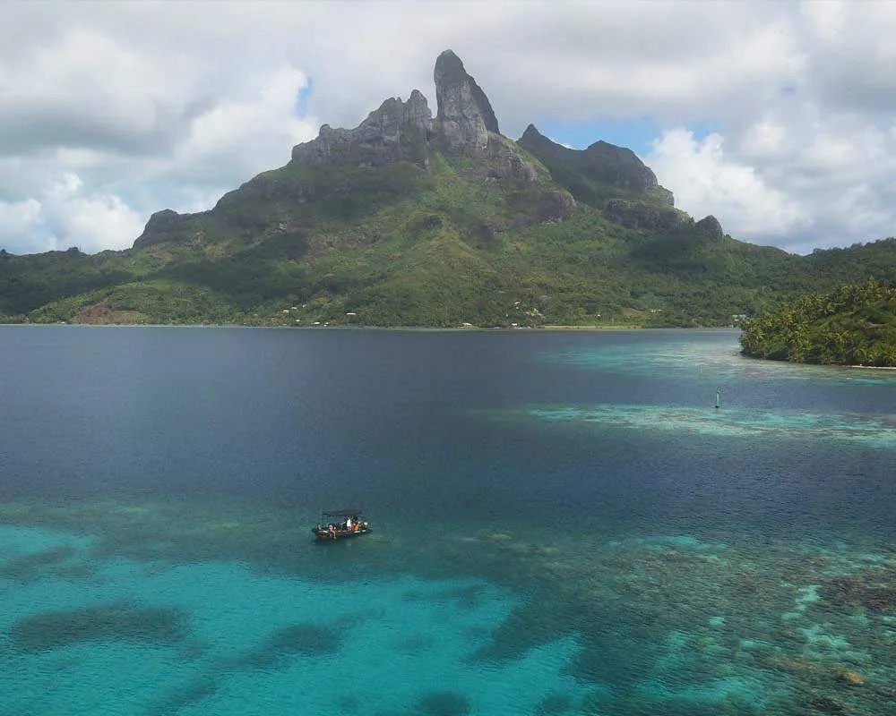 Snorkeling plongée site manta raies Bora Bora